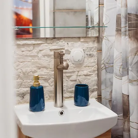 Old Town Stay - Private Room & Ensuite - B Reval Esterno foto